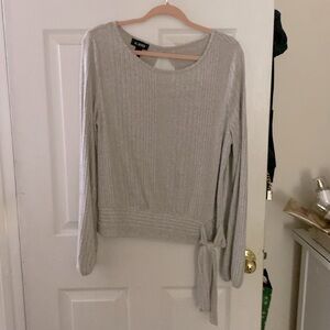 A BYER XL woman’s top